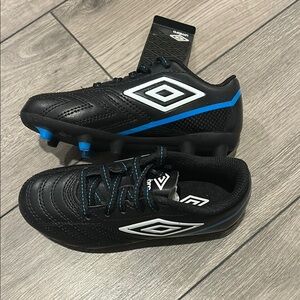 NWT Umbro Black and Blue Soccer Cleats size 11